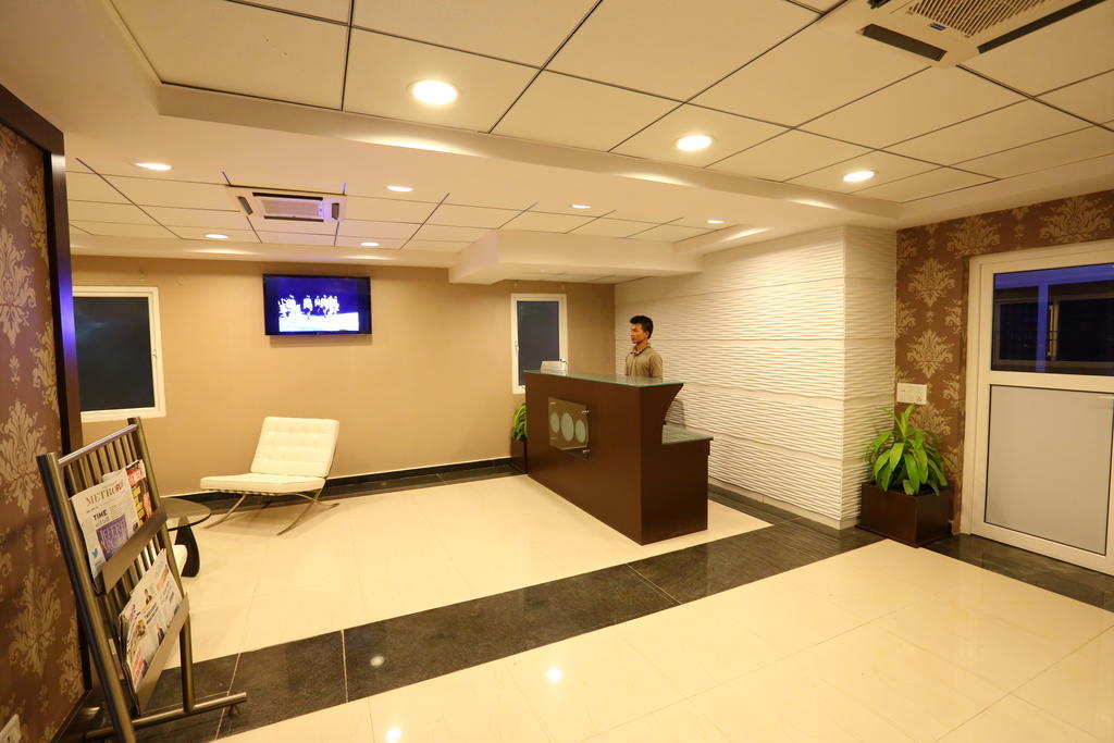 Crest Executive Suites, Whitefield Bangalore Habitación foto